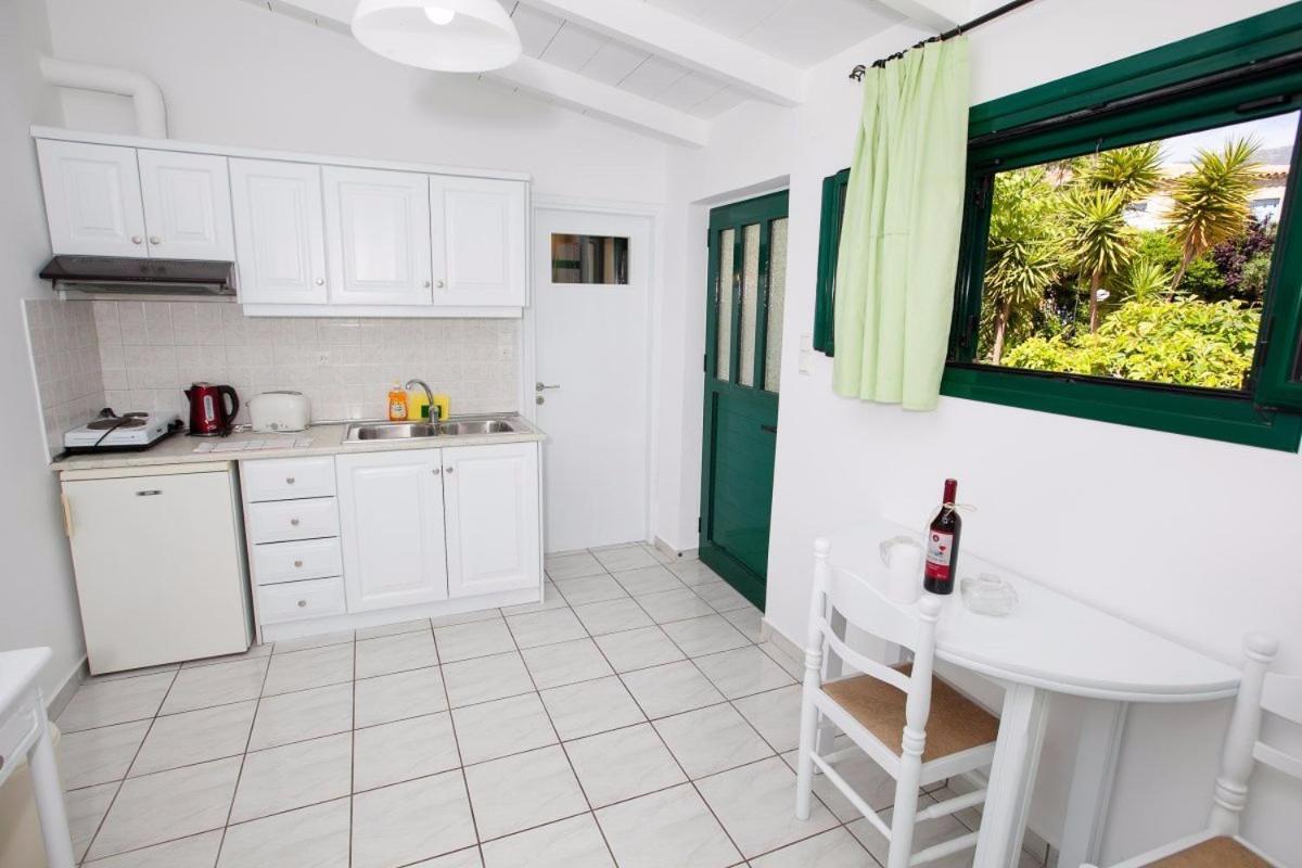 Athina Apartments Stoupa Ngoại thất bức ảnh